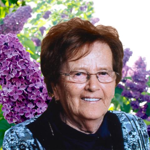 Jeannine Breton